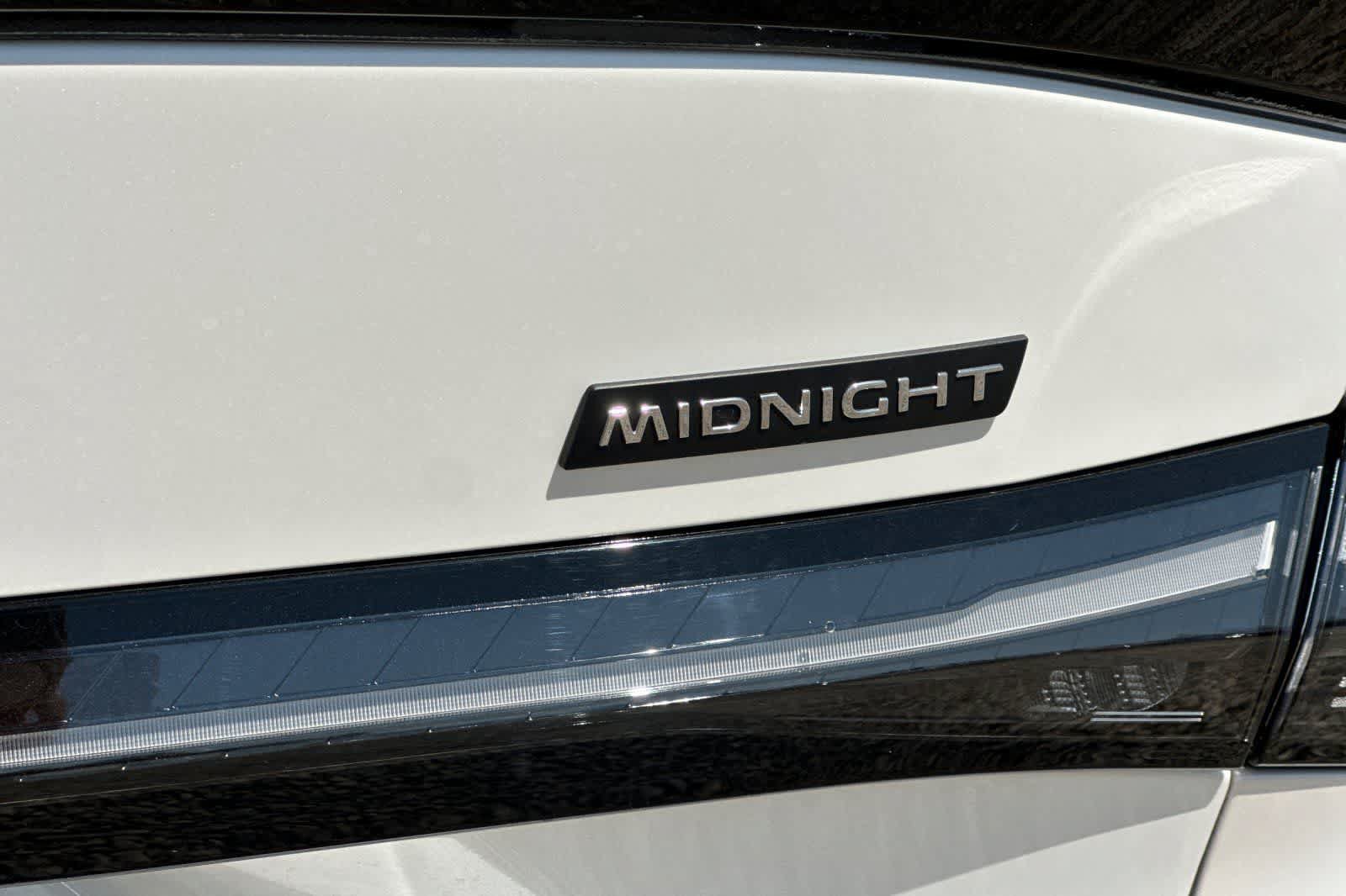 New 2027 Nissan Sentra SR FWD image 16