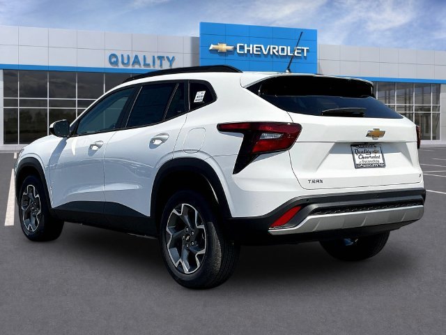 New 2026 Chevrolet Trax LT w/ Driver Confidence Package FWD image 3
