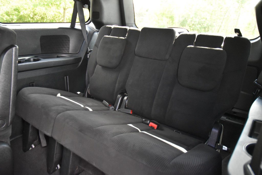 Used 2015 Dodge Grand Caravan SXT w/ Blacktop Package FWD image 28