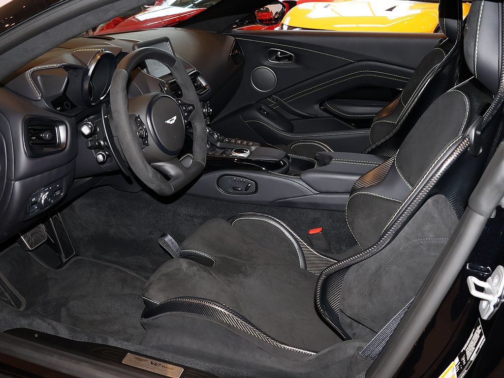 Used 2023 Aston Martin V12 Vantage RWD image 4