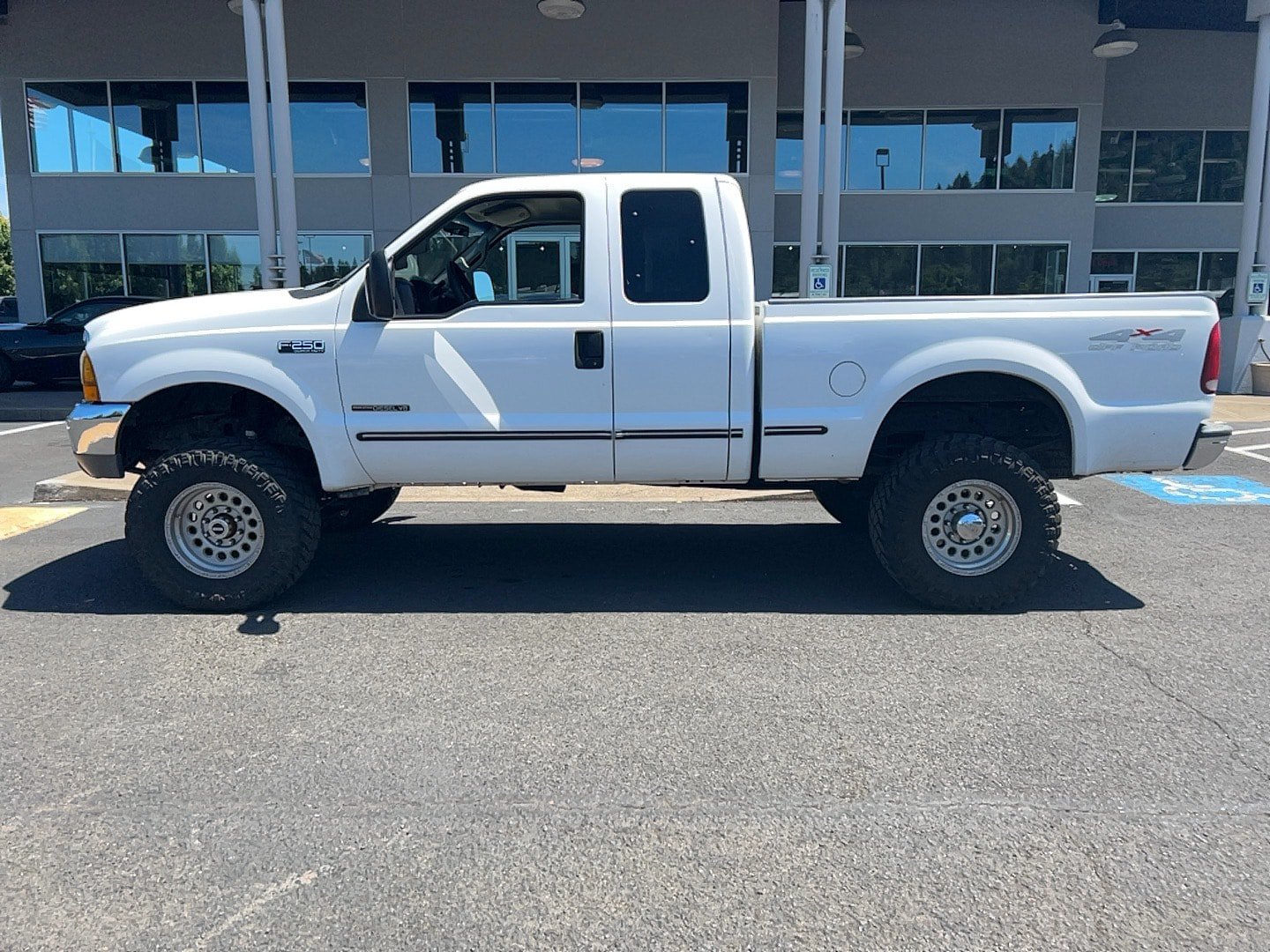 Used 1999 Ford F250 XLT AWD/4WD image 7