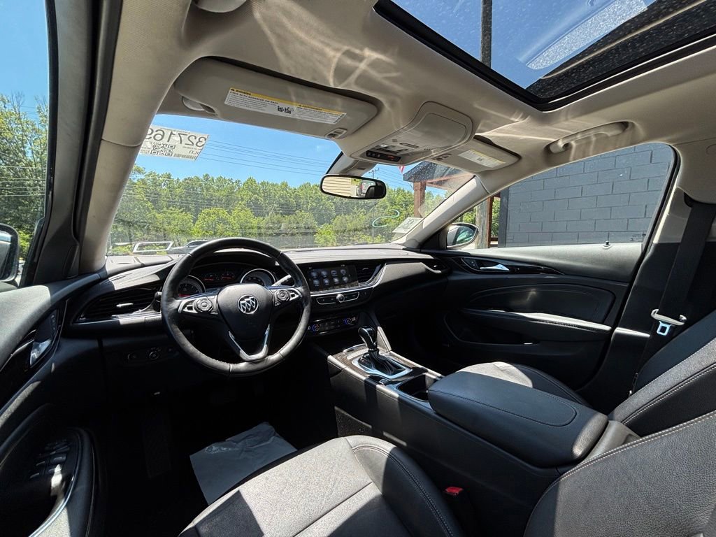 Used 2018 Buick Regal Essence w/ Driver Confidence Package #1 AWD/4WD image 11
