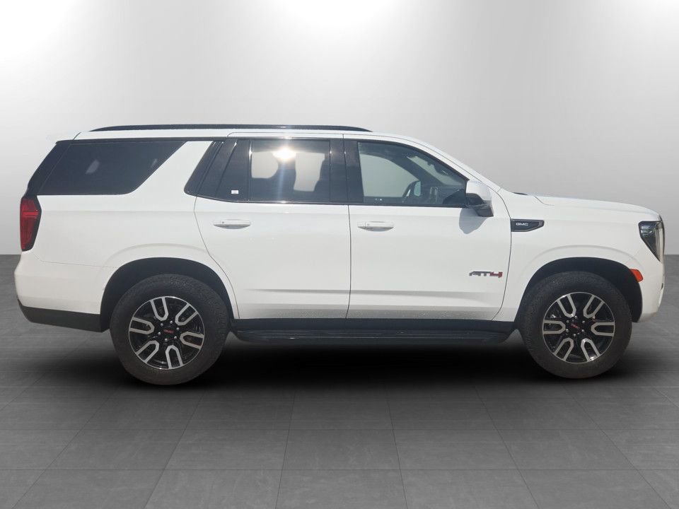 Used 2024 GMC Yukon AT4 w/ Technology Package AWD/4WD image 5
