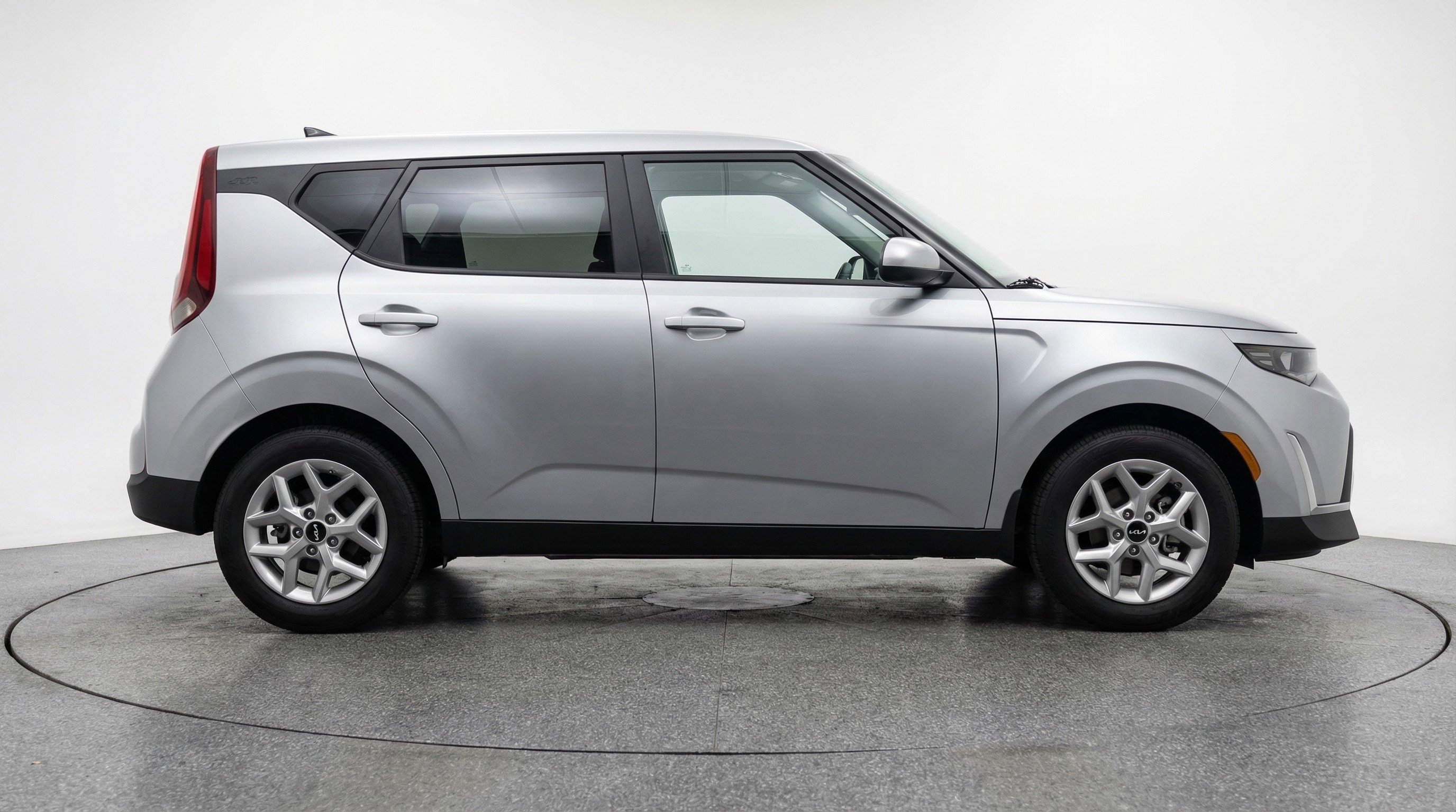 Used 2025 Kia Soul LX w/ LX Technology Package image 11