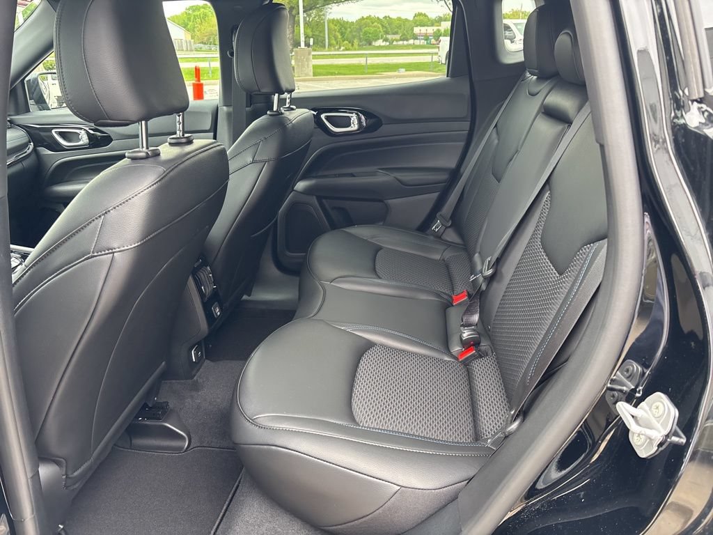 New 2026 Jeep Compass Latitude AWD/4WD image 38