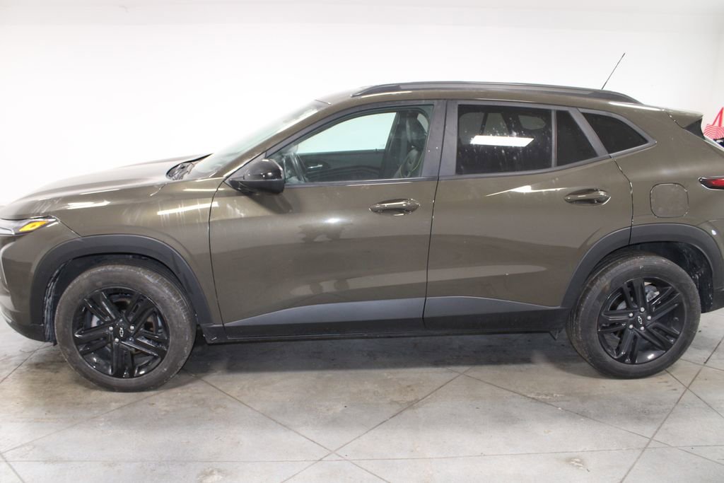 Used 2024 Chevrolet Trax ACTIV w/ Sunroof Package FWD image 6