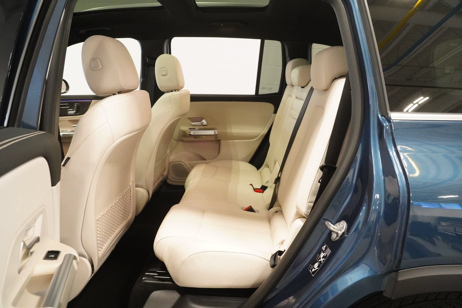 Used 2022 Mercedes-Benz GLB 250 4MATIC image 13