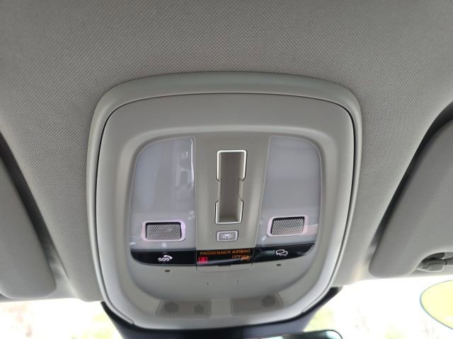 Certified 2023 Volvo XC60 B5 Plus w/ Climate Package image 36