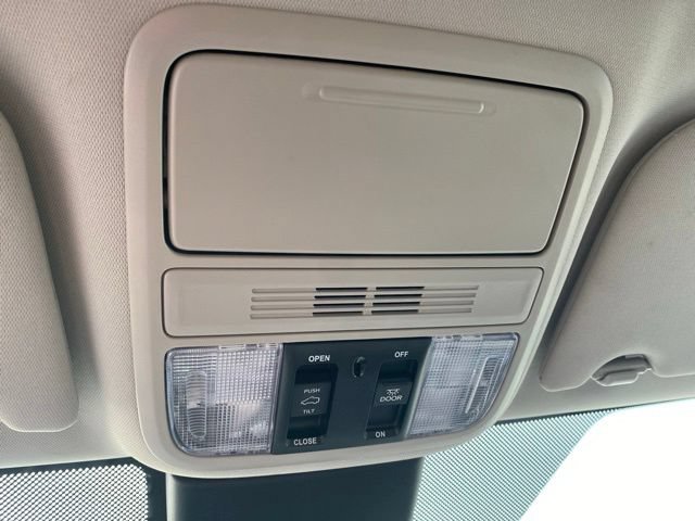 Used 2025 Honda Odyssey EX-L image 31