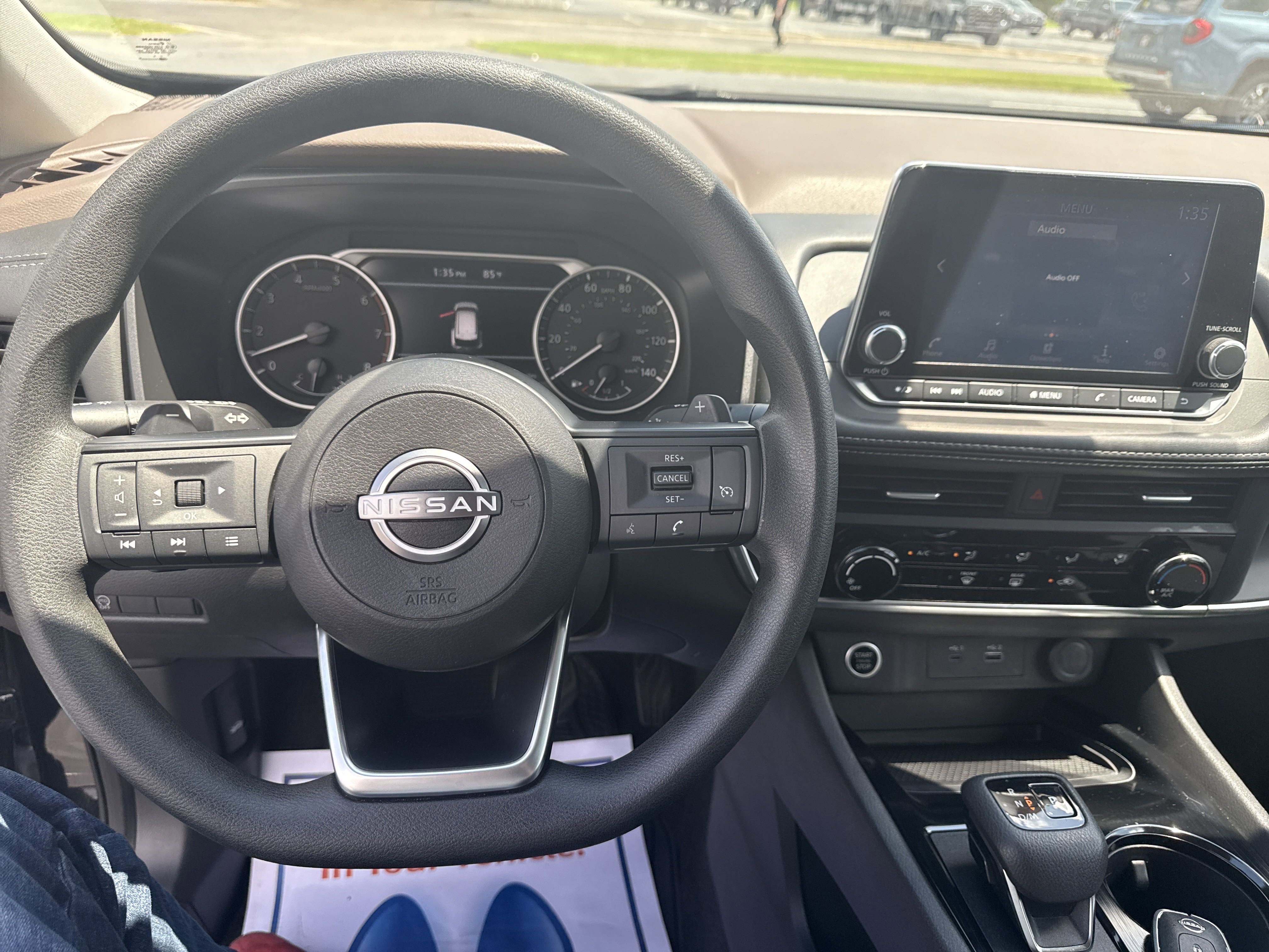 Used 2023 Nissan Rogue S image 16