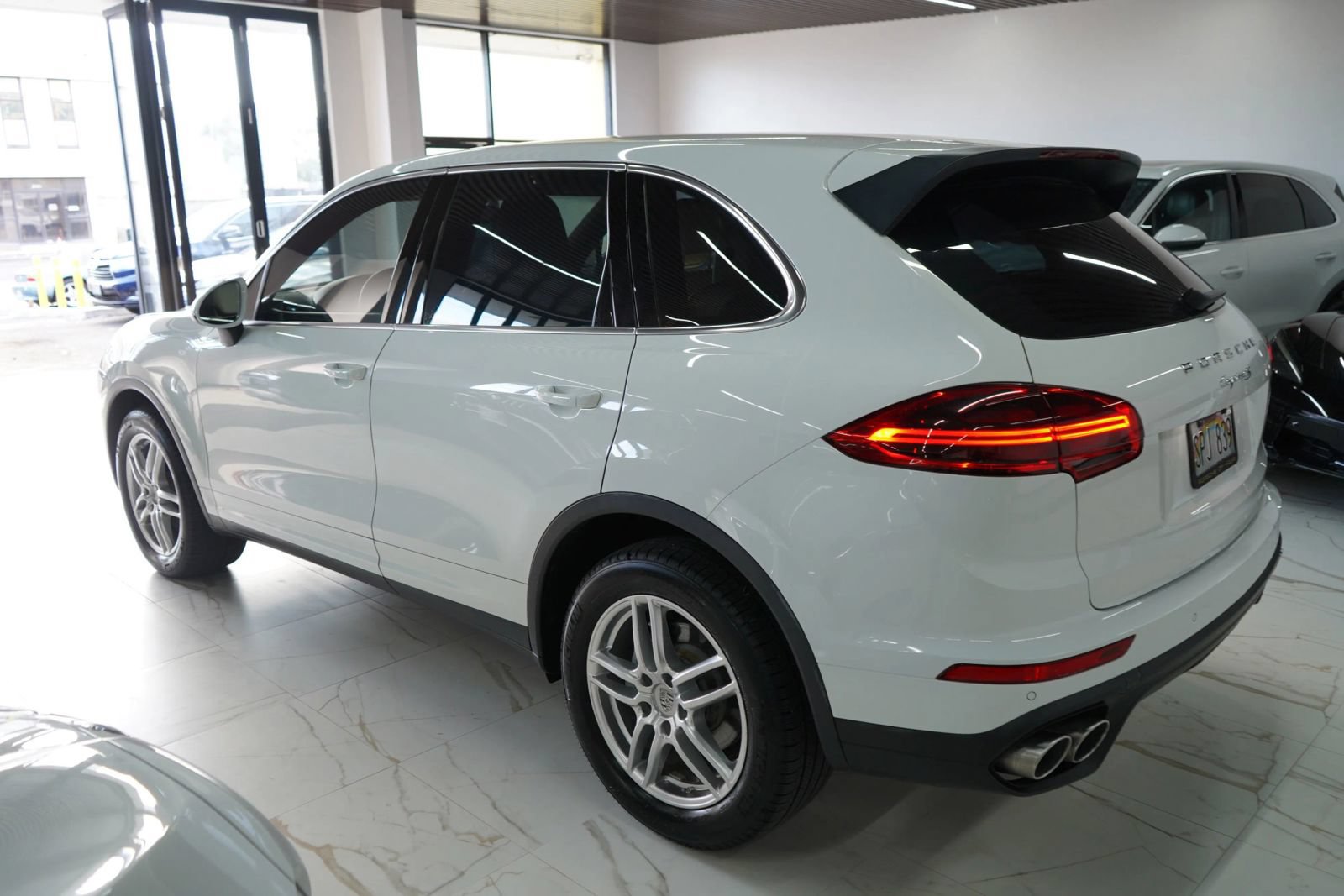 Used 2015 Porsche Cayenne S AWD/4WD image 24