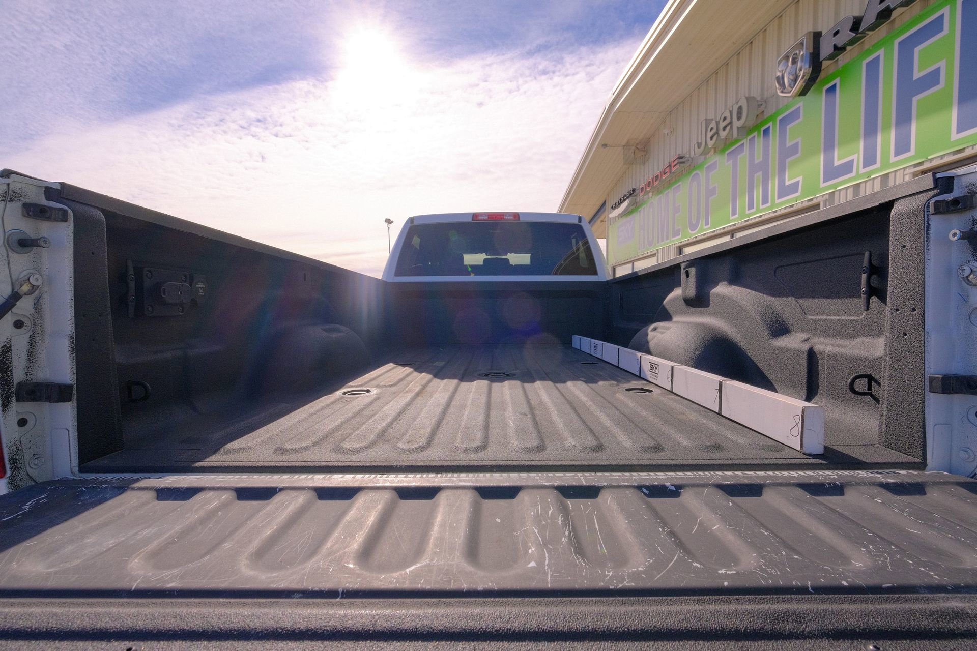 Used 2024 RAM 2500 Tradesman w/ Chrome Appearance Group image 21