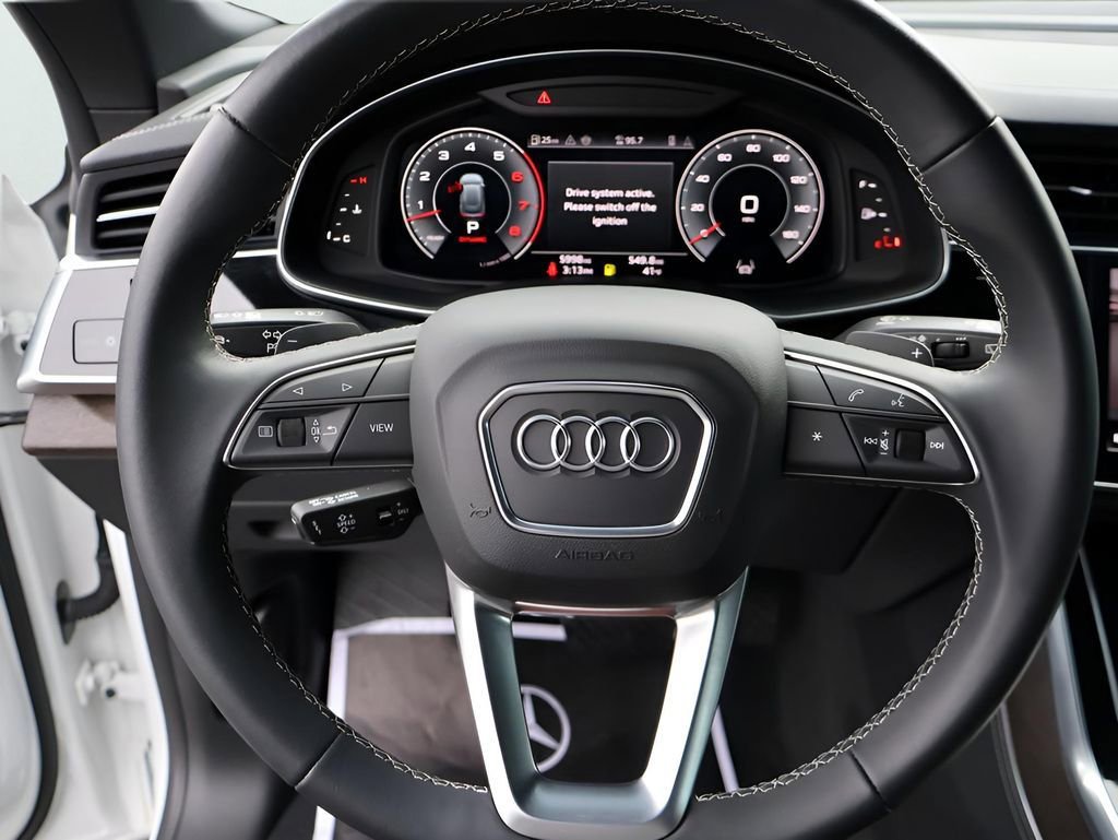 Used 2025 Audi Q8 Premium Plus image 33