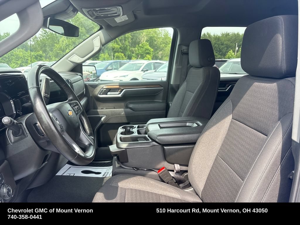 Used 2025 Chevrolet Silverado 1500 LT AWD/4WD image 11