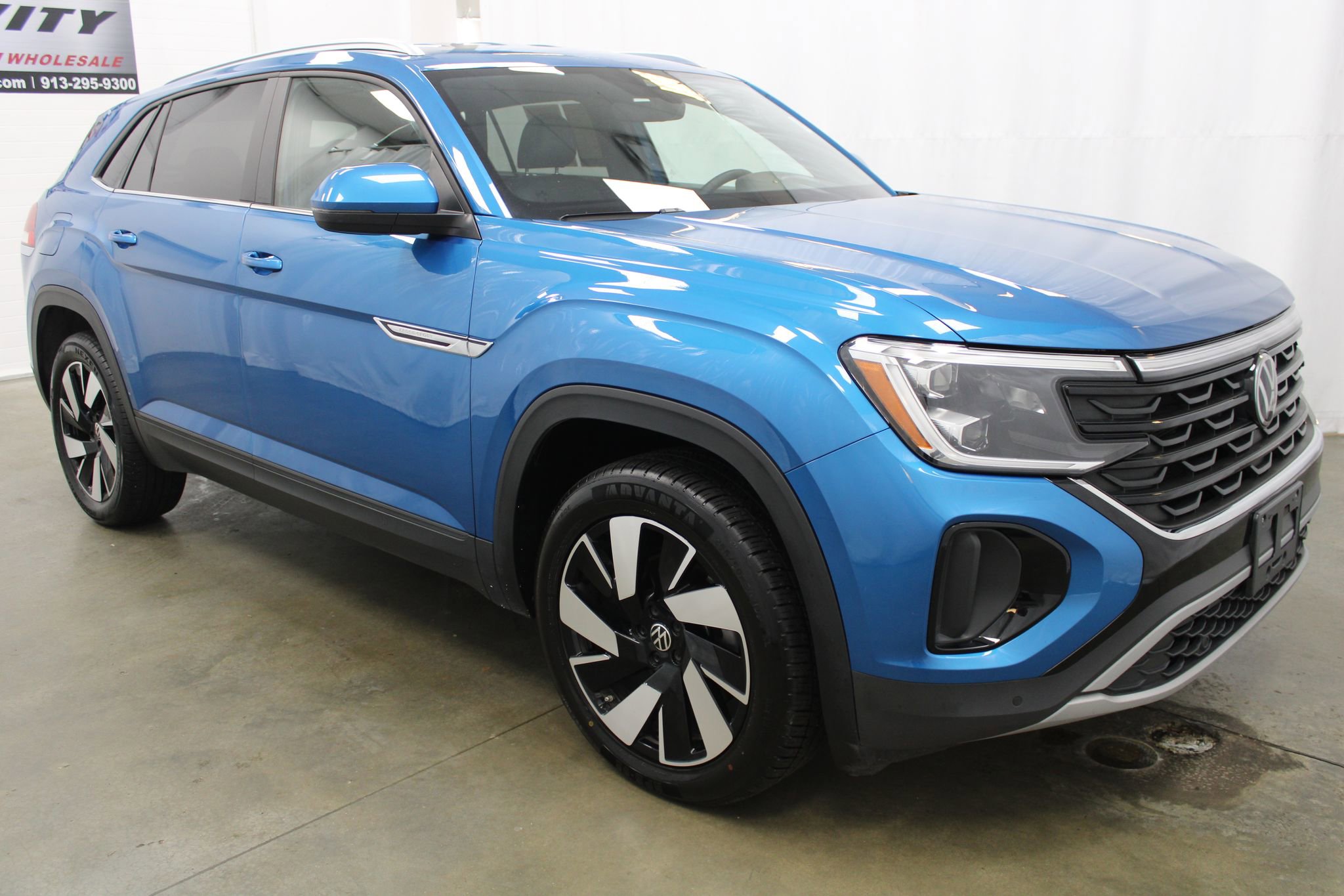 Used 2024 Volkswagen Atlas Cross Sport SE image 4