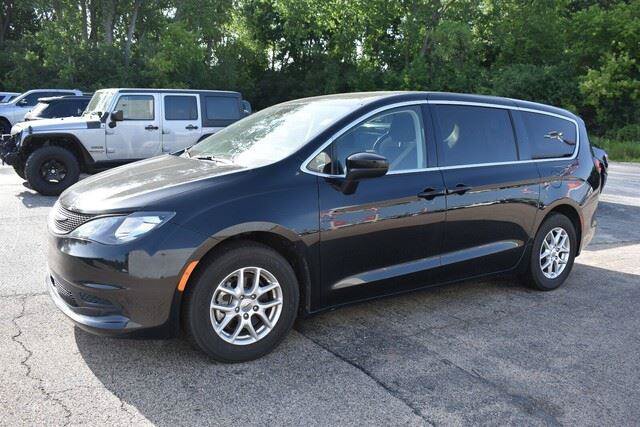 Used 2024 Chrysler Voyager LX FWD image 13