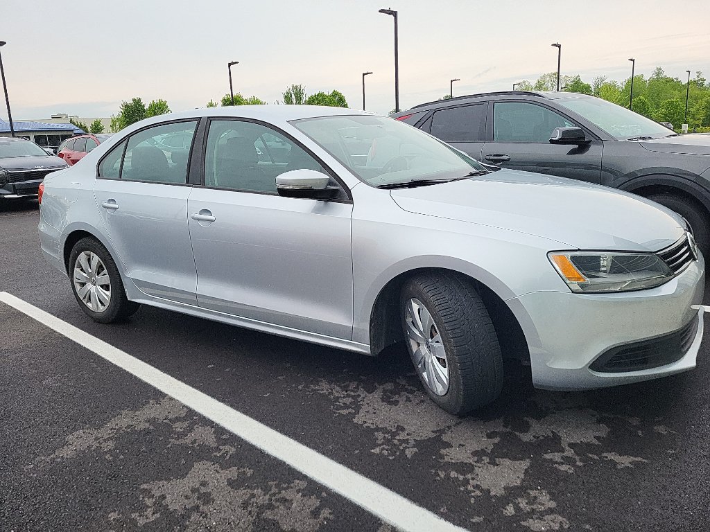 Used 2014 Volkswagen Jetta SE FWD image 2