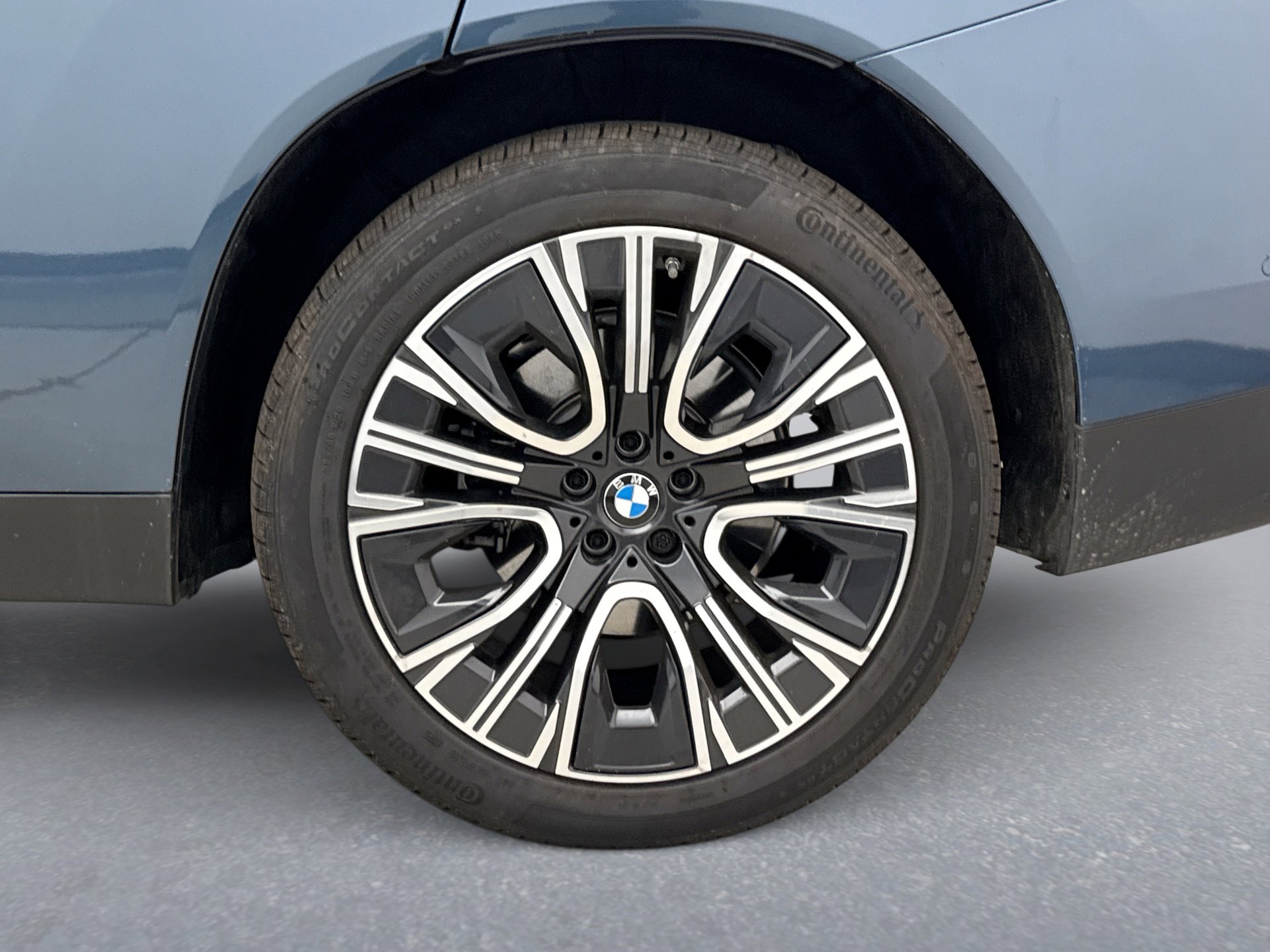 Used 2025 BMW X3 xDrive30i w/ Convenience Package image 12