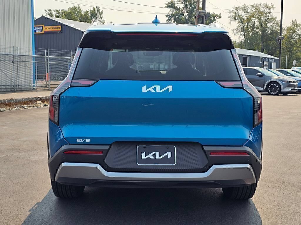 New 2026 Kia EV9 Wind AWD/4WD image 4