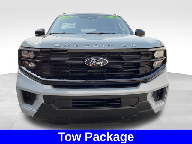 Used 2025 Ford Expedition Max Active AWD/4WD image 8