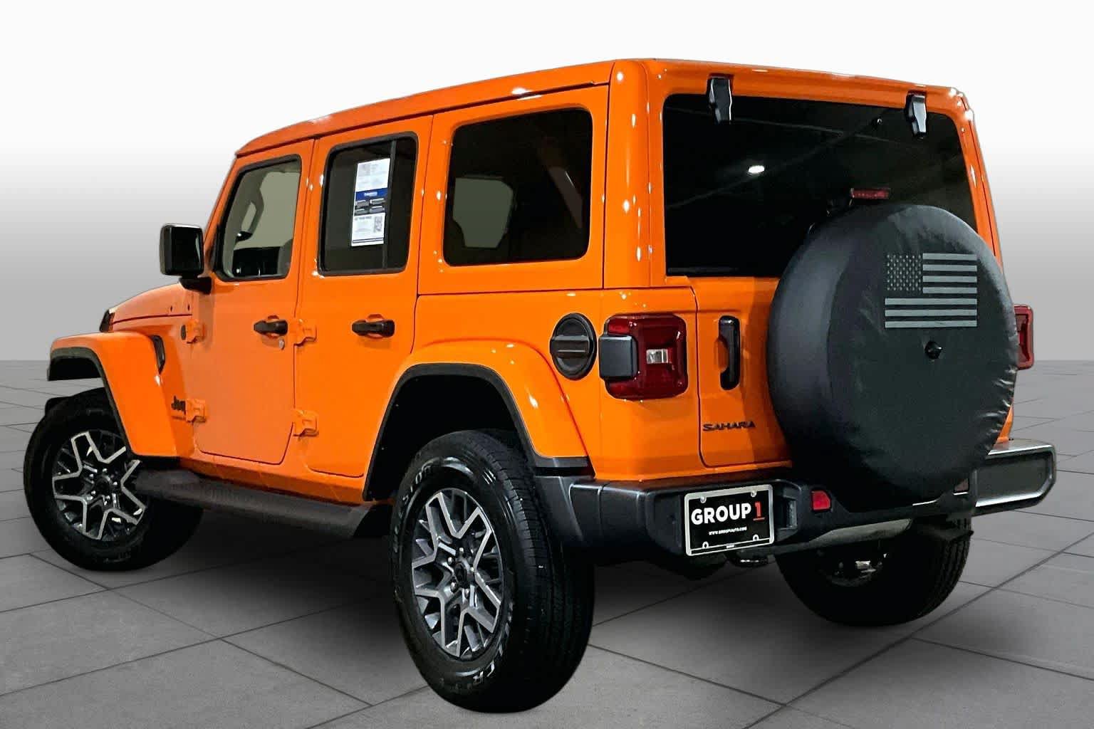 Used 2025 Jeep Wrangler Unlimited Sahara AWD/4WD image 11