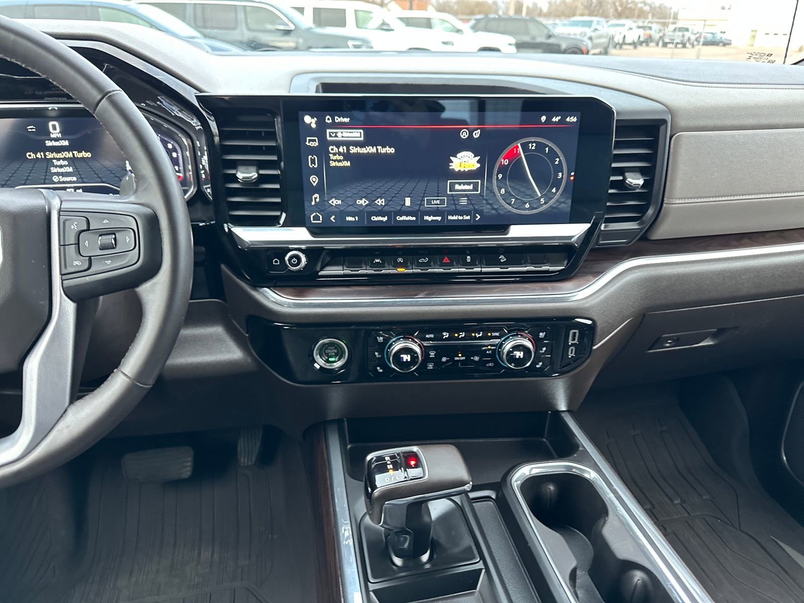 Used 2023 GMC Sierra 1500 SLT image 23