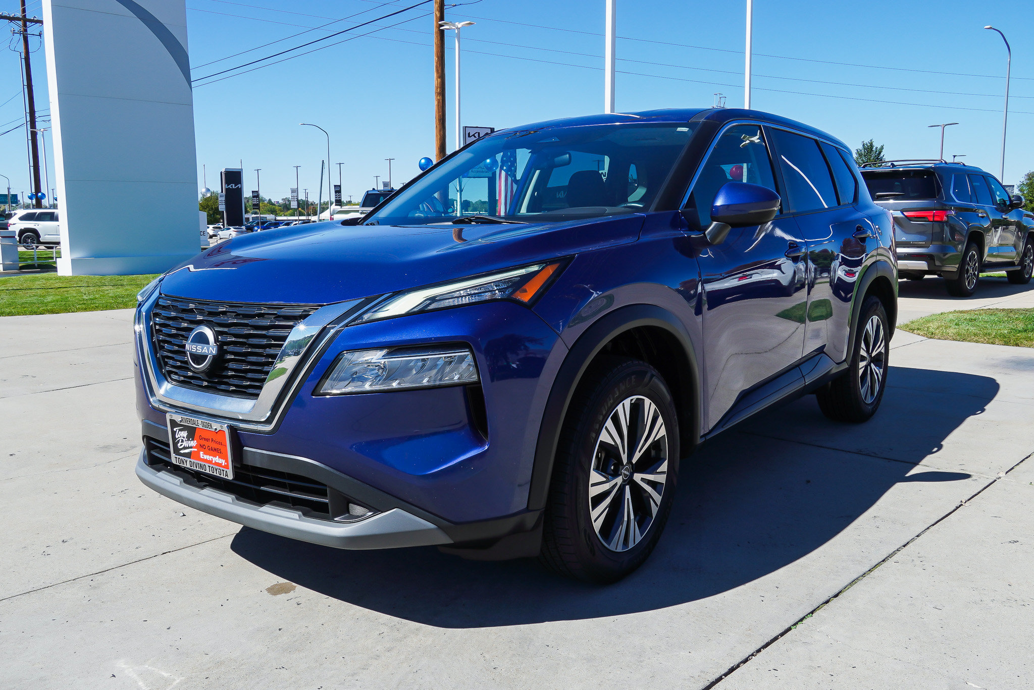 Used 2022 Nissan Rogue SV AWD/4WD image 4