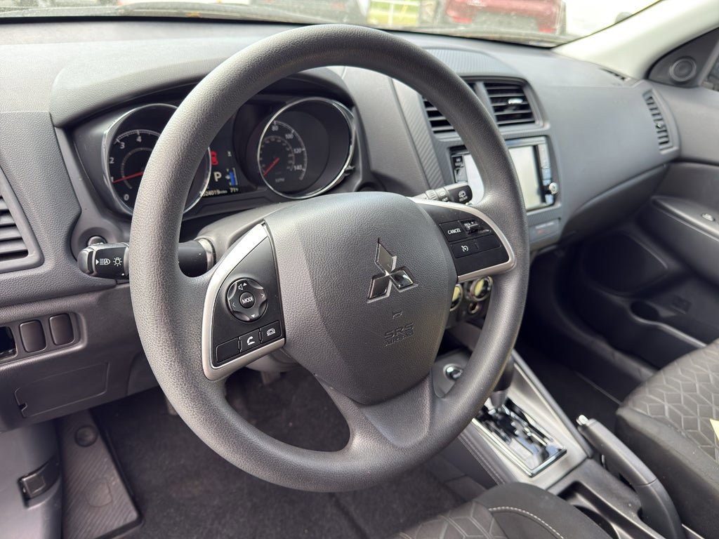 Used 2025 Mitsubishi Outlander Sport ES AWD/4WD image 30