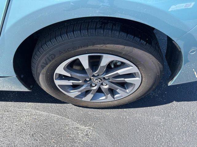 Certified 2022 Toyota Prius Limited w/ Premium Convenience Package FWD image 8