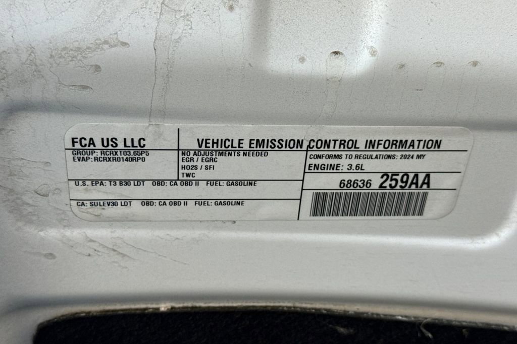 Used 2024 Chrysler Pacifica Touring-L image 40