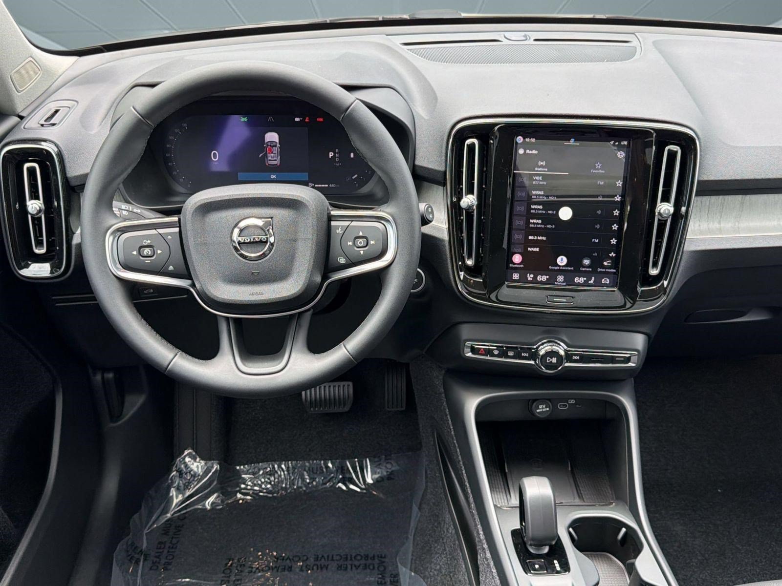 New 2026 Volvo XC40 B5 Core w/ Climate Package AWD/4WD image 27