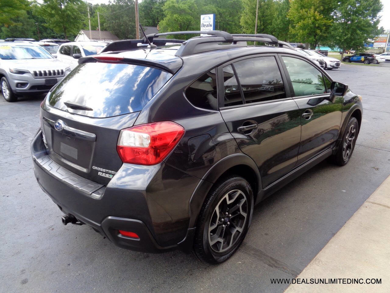 Used 2016 Subaru Crosstrek 2.0i Premium image 3