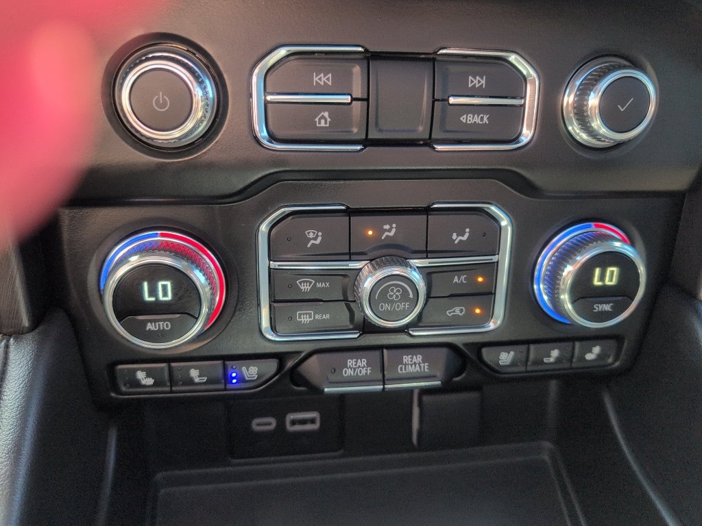 Used 2023 GMC Yukon AT4 w/ AT4 Premium Package AWD/4WD image 23