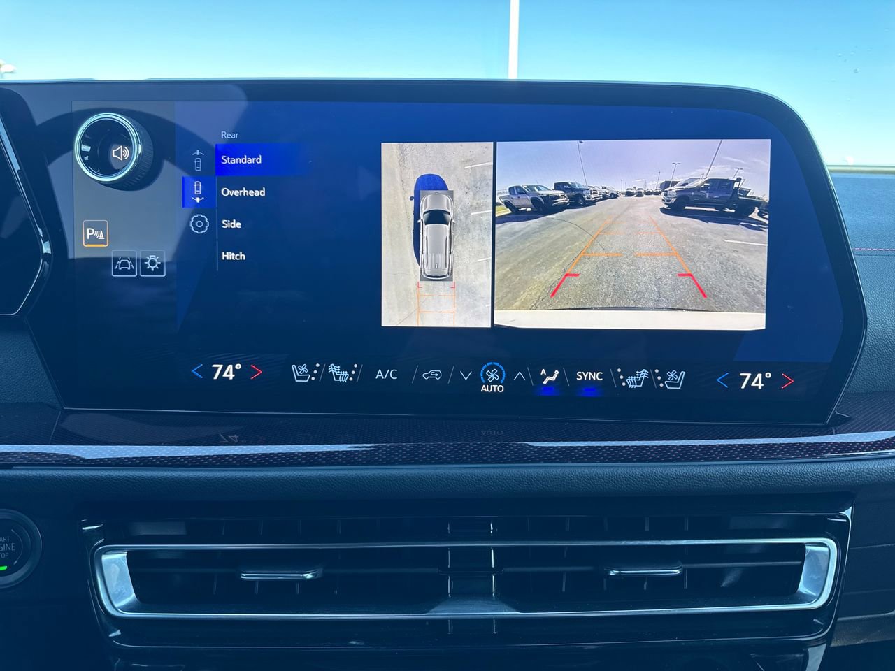 Used 2025 Chevrolet Traverse RS image 24