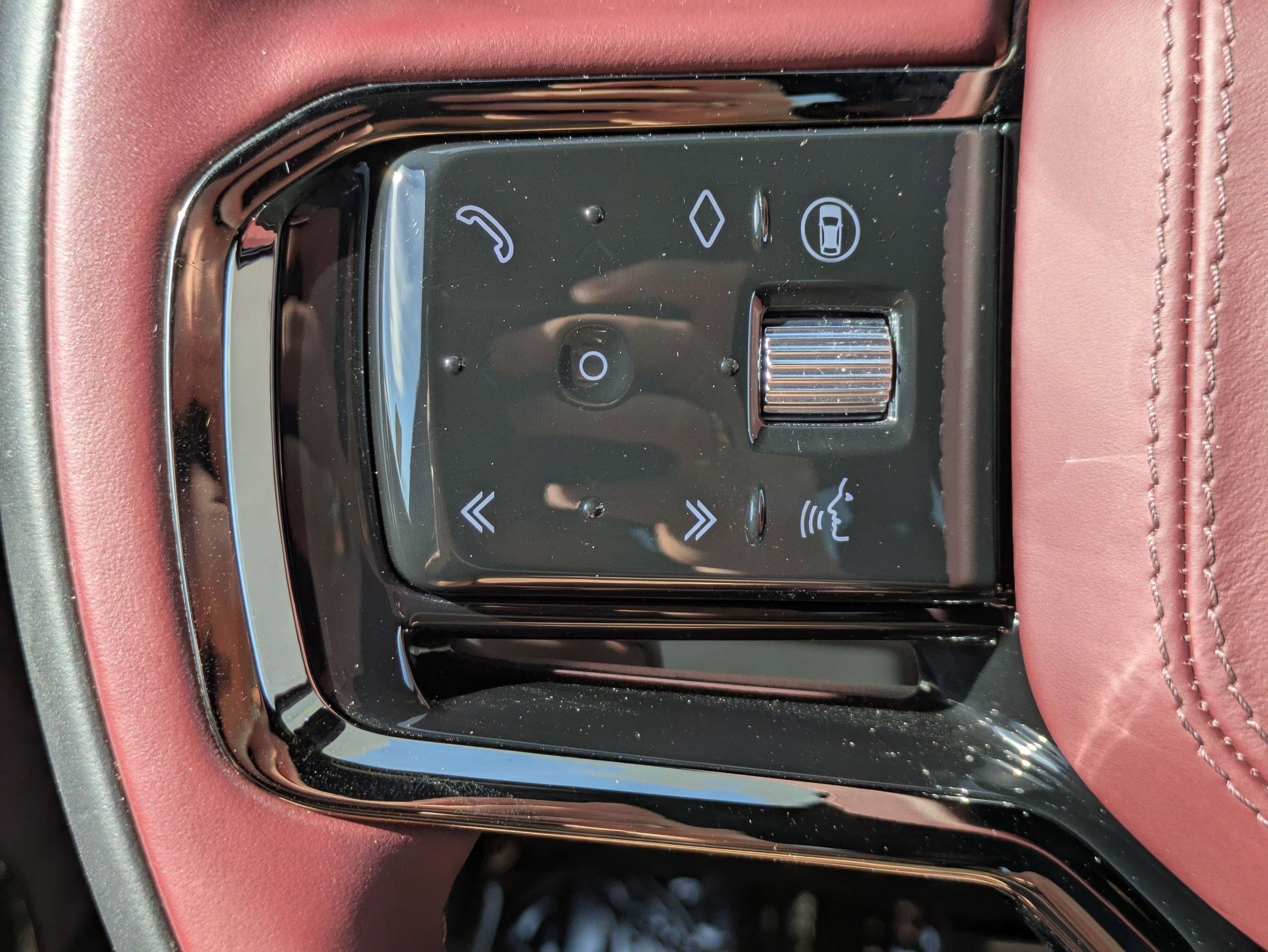 Used 2024 Land Rover Range Rover Sport Dynamic SE image 16