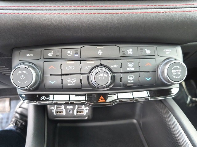 Used 2024 Dodge Durango GT image 25