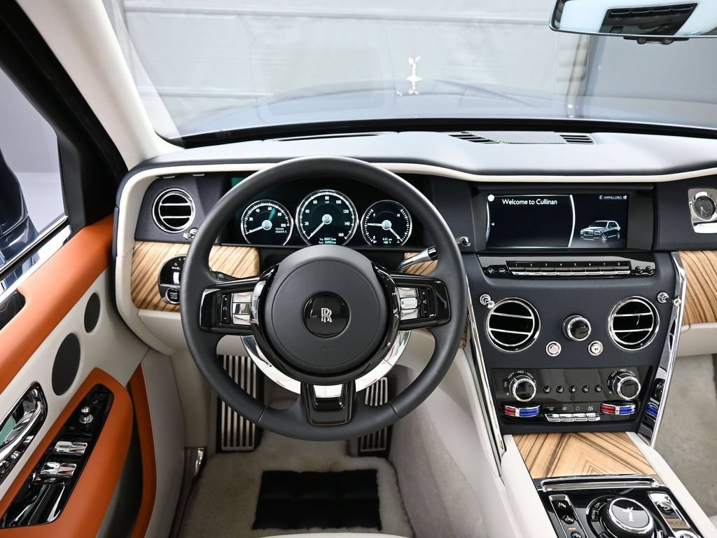 Certified 2024 Rolls-Royce Cullinan AWD/4WD image 18