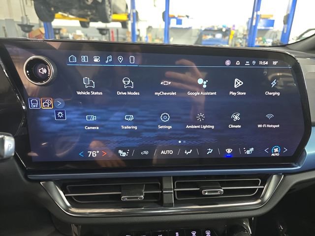 New 2026 Chevrolet Equinox EV LT image 23