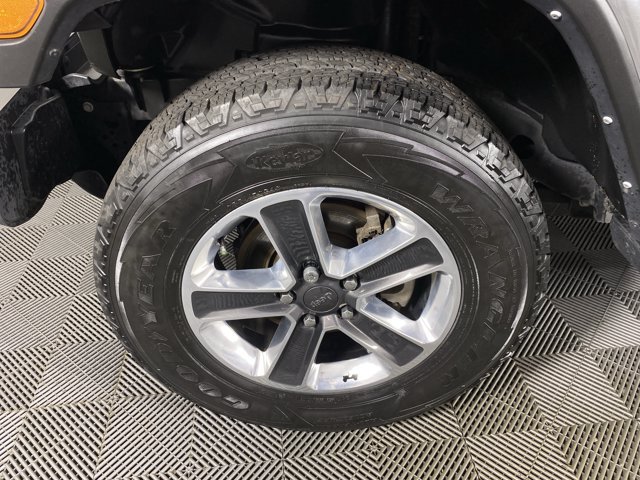 Used 2022 Jeep Wrangler Unlimited Sahara w/ Cold Weather Group AWD/4WD image 16