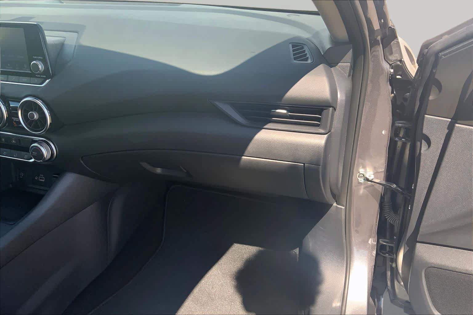 Used 2024 Nissan Sentra S FWD image 18