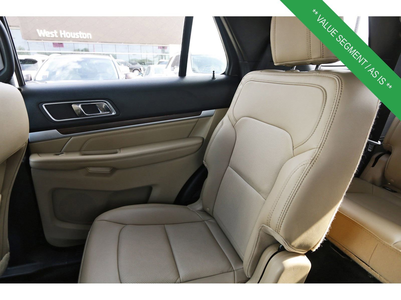 Used 2017 Ford Explorer Limited w/ Equipment Group 301A FWD image 14