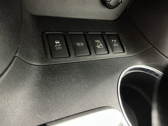 Used 2016 Toyota Highlander LE AWD/4WD image 30