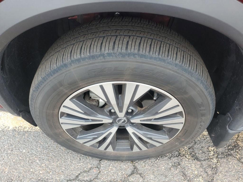 Used 2023 Nissan Rogue SV image 9