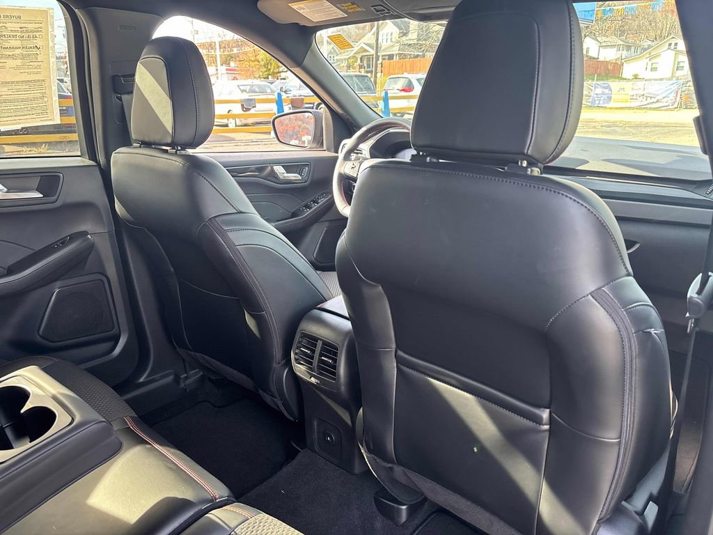 Used 2025 Ford Escape ST-Line w/ Cold Weather Package image 47