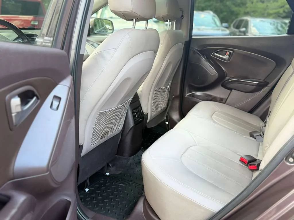 Used 2014 Hyundai Tucson Limited w/ Technology Package 02 FWD image 14