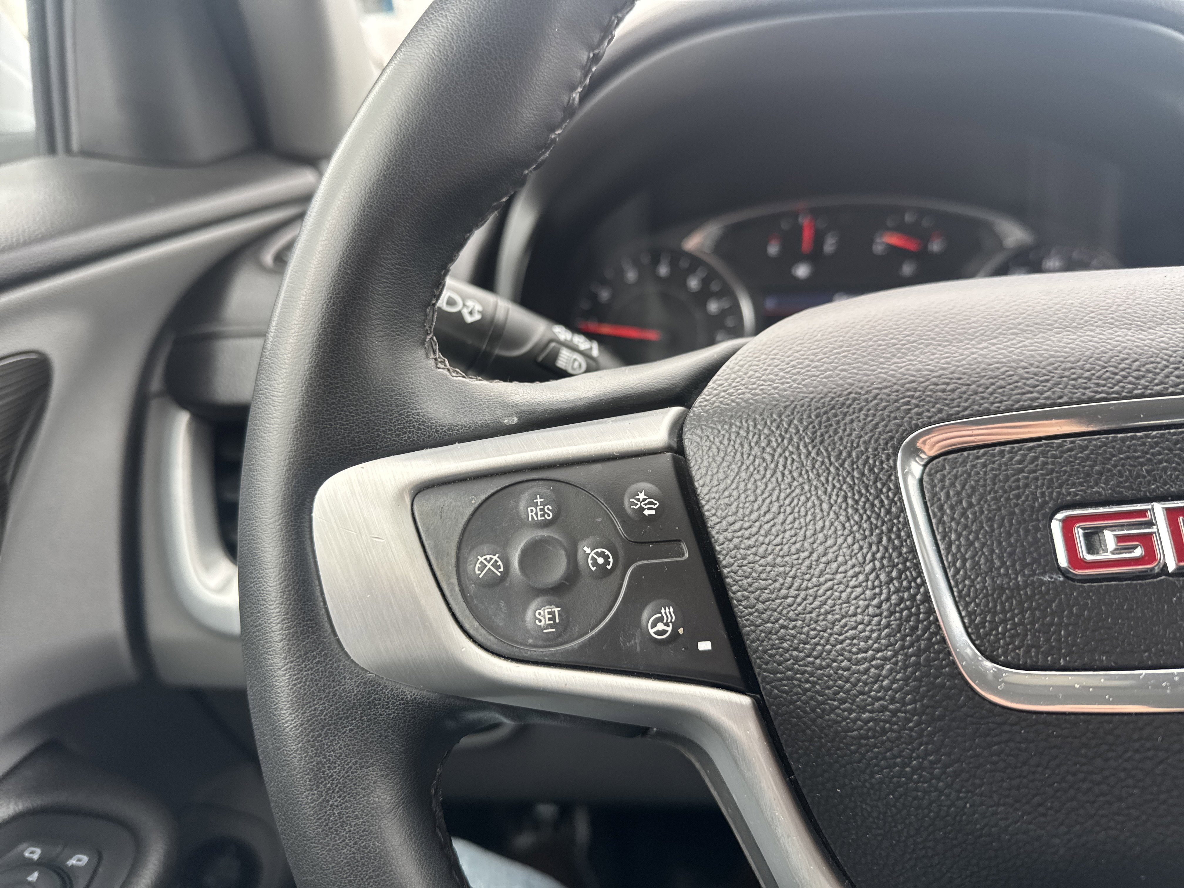 Used 2023 GMC Terrain SLT w/ LPO, Floor Liner Package image 18