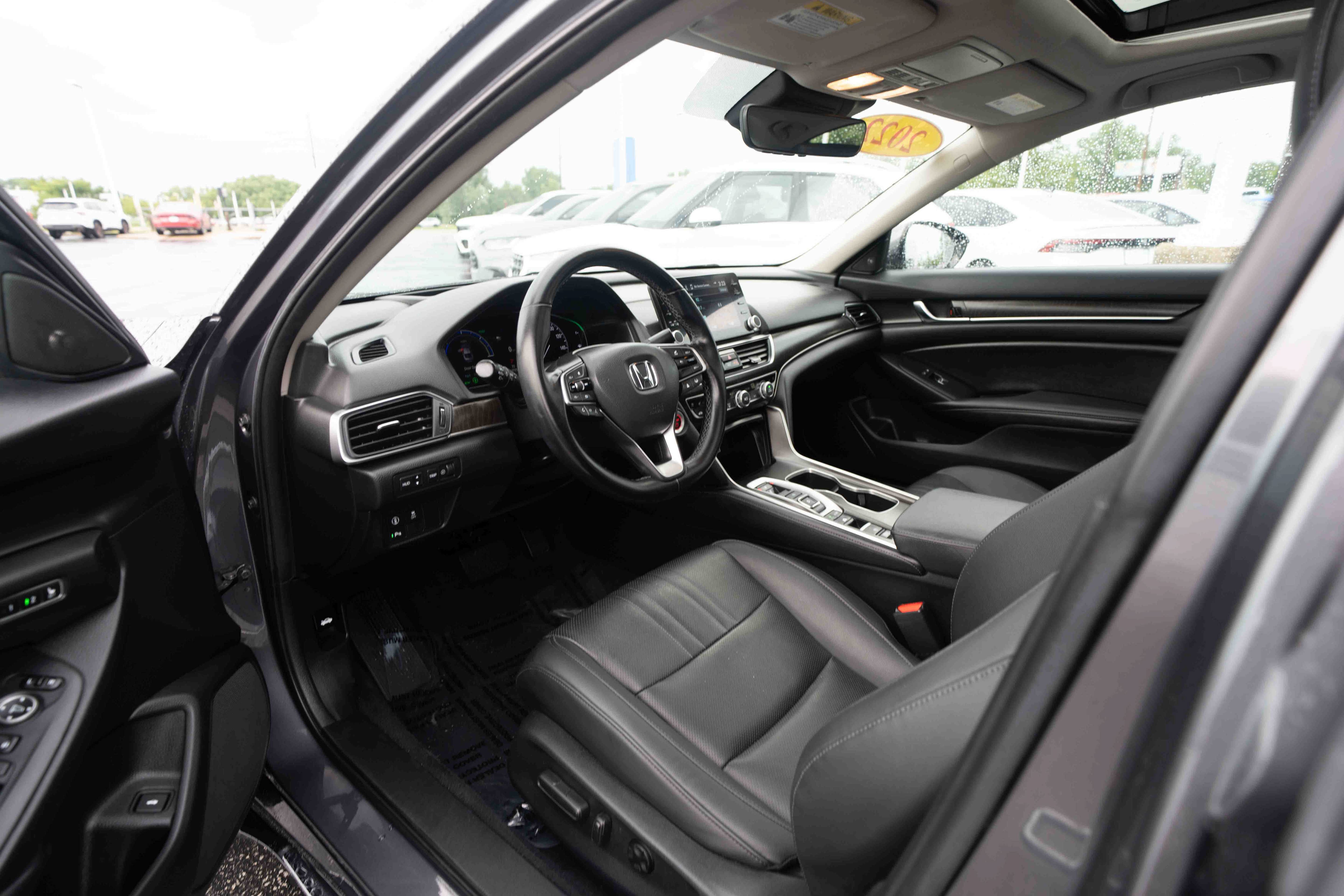 Used 2022 Honda Accord Touring image 8