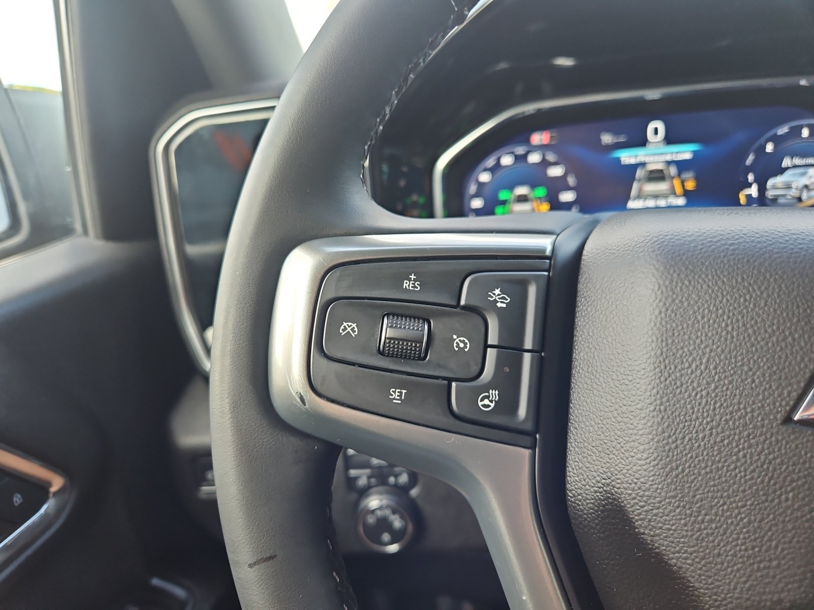 Used 2024 Chevrolet Silverado 1500 LT AWD/4WD image 25