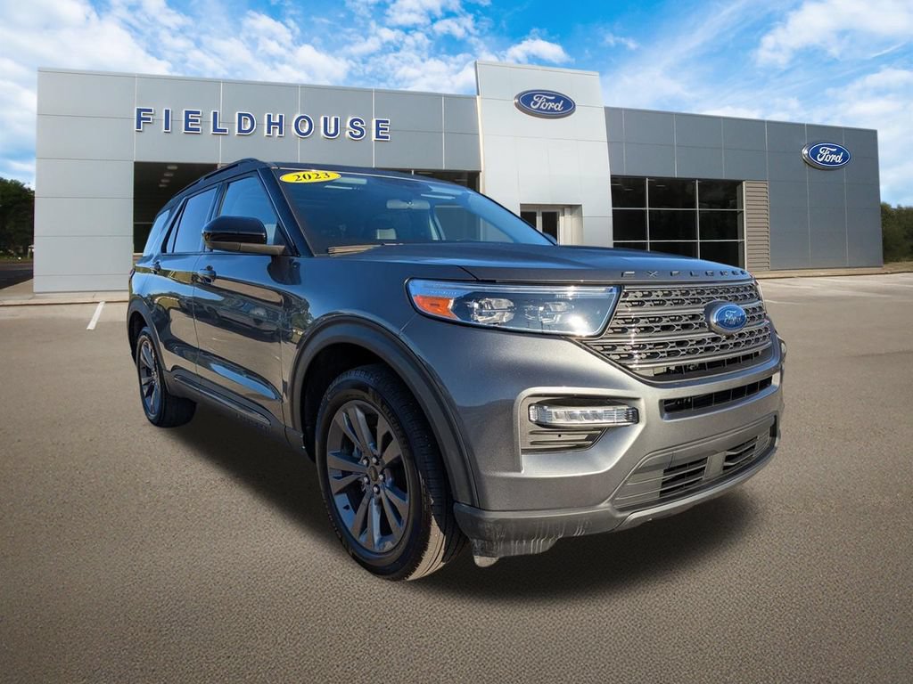 Used 2023 Ford Explorer XLT w/ Equipment Group 202A AWD/4WD image 8