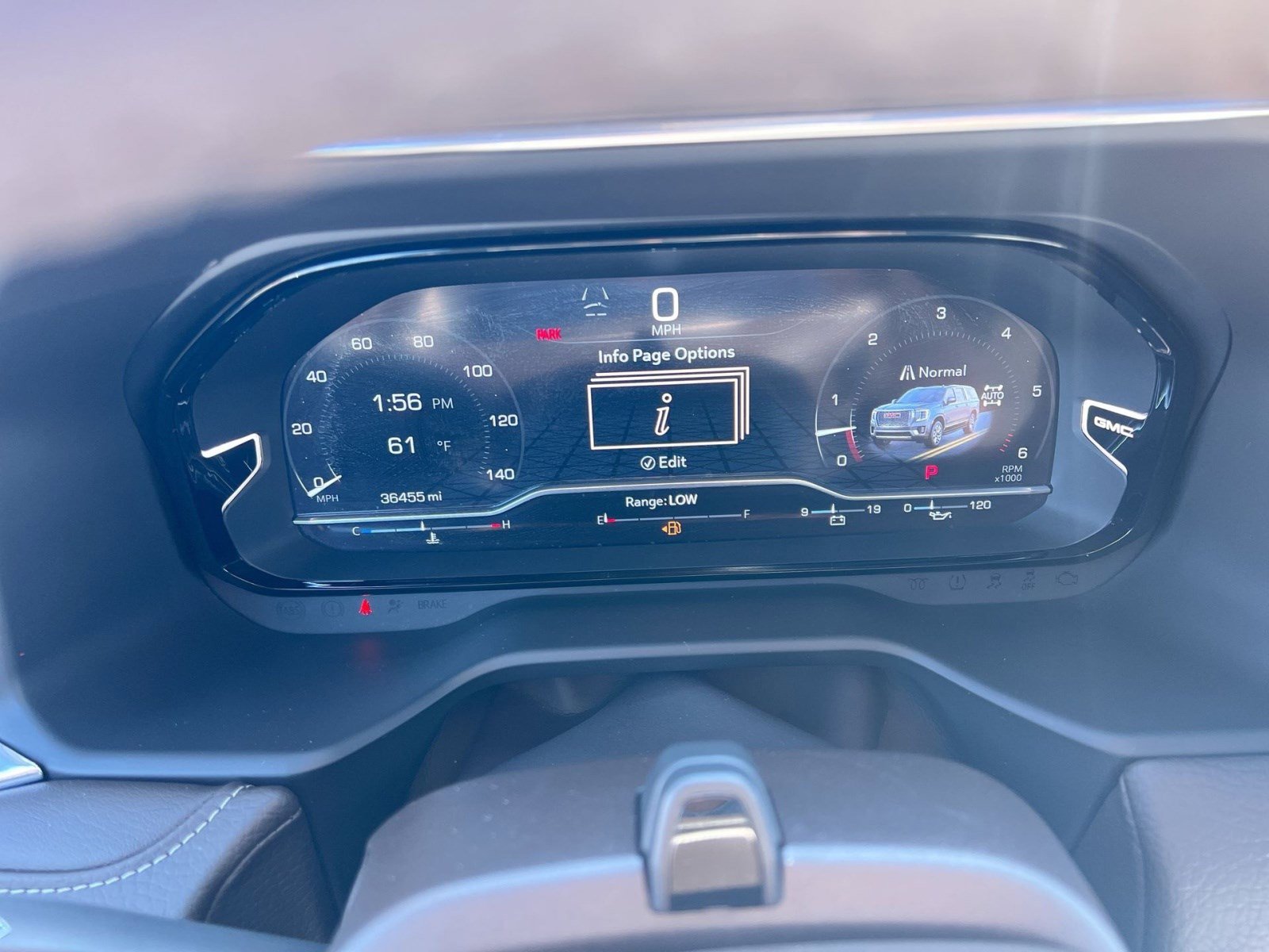 Used 2024 GMC Yukon XL Denali w/ Denali Reserve Package image 17